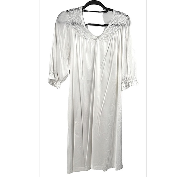 Vintage Other - Vanity Fair vintage white USA made 80s robe sheer size small